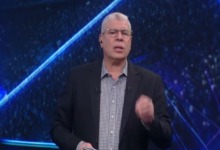 شوبير يكشف كواليس اجتماع أوسكار رويز مع محمود وفا و عاشور بشأن أزمة مباراة الأهلي وسيراميكا 2 شوبير يكشف كواليس اجتماع أوسكار رويز مع محمود وفا و عاشور بشأن أزمة مباراة الأهلي وسيراميكا