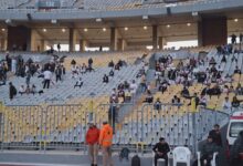 لافتة طريفة بمدرجات برج العرب تثير التفاعل قبل لقاء الزمالك والمصري- صورة