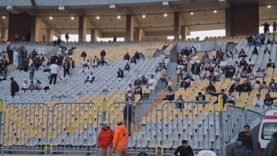 لافتة طريفة بمدرجات برج العرب تثير التفاعل قبل لقاء الزمالك والمصري- صورة