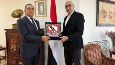 سفير مصر يكشف كواليس معسكر الزمالك قبل مواجهة بلوزداد وموقف الجماهير