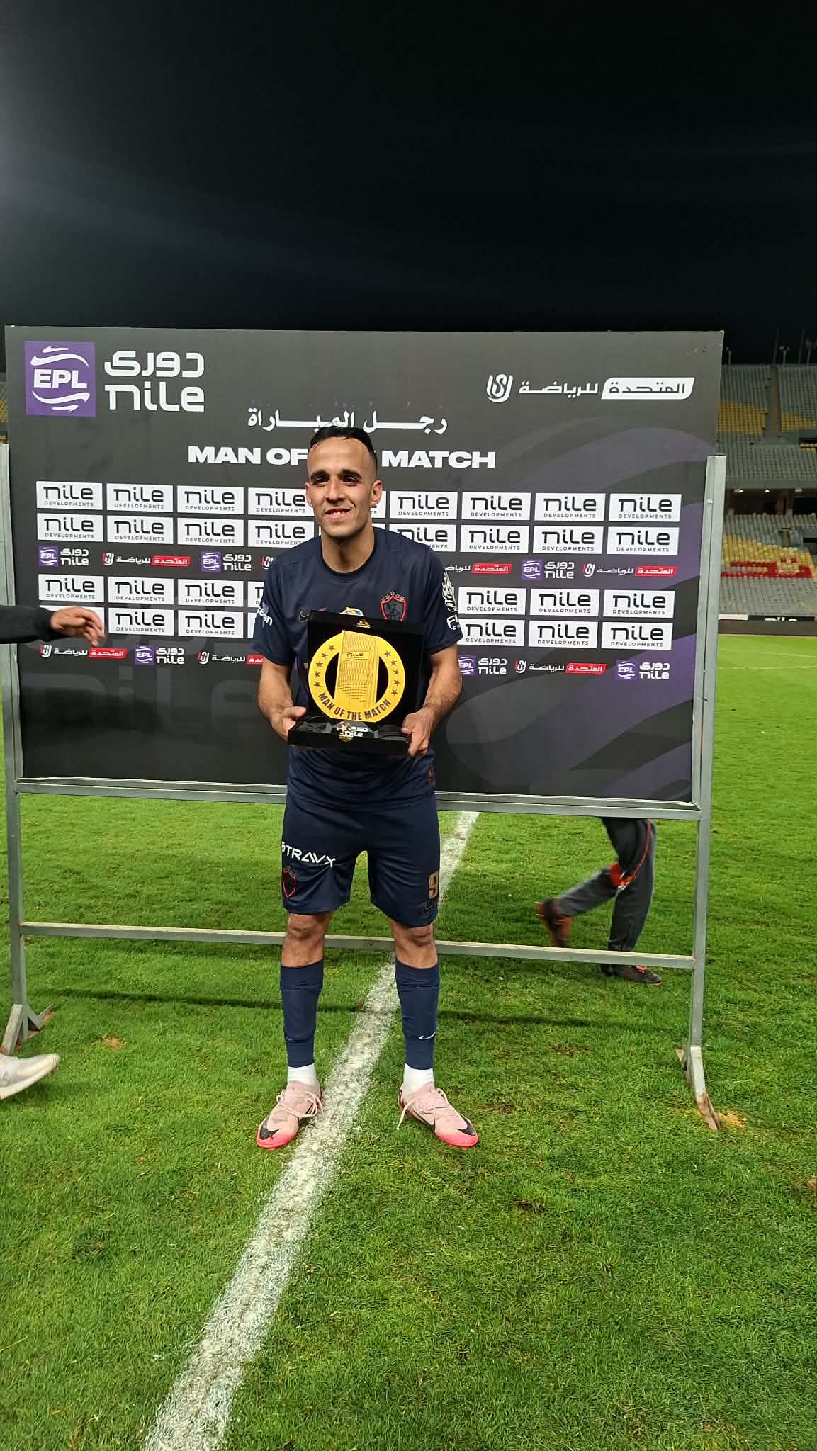 نجم الزمالك يحصد جائزة أفضل لاعب في مباراة المصري- صورة