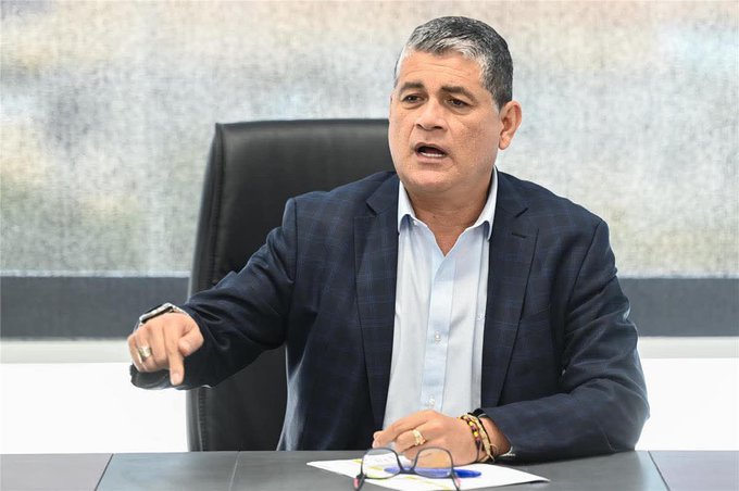 بعد بيان التصعيد.. رويز يقرر مواجهة الجميع بـ "فيديو حاسم" بشأن حقيقة ركلة جزاء مباراة الأهلي أمام سيراميكا 1 بعد بيان التصعيد.. رويز يقرر مواجهة الجميع بـ "فيديو حاسم" بشأن حقيقة ركلة جزاء مباراة الأهلي أمام سيراميكا