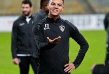 وفد من الزمالك يقدم واجب العزاء في والد محمد شحاتة بالمنيا