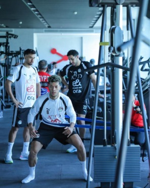 تدريبات بدنية لمنتخب مصر استعداداً لودية روسيا - صورة