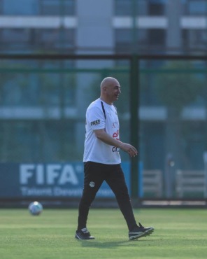 منتخب مصر يواصل استعداداته لودية روسيا بمشاركة الثنائي المحترف - صورة 7 منتخب مصر يواصل استعداداته لودية روسيا بمشاركة الثنائي المحترف - صورة