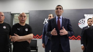 "ثقتنا فيكم بلا حدود والجمهور ينتظر الكثير".. رسائل نارية من وزير الرياضة جوهر نبيل لكتيبة حسام حسن!