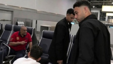"مفاجأة المطار الأغرب".. صاحب أشهر محلات المشويات في مصر يدعم كتيبة حسام حسن بطريقته الخاصة!