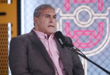 طاهر أبو زيد يفجرها: أنا من أطحت بمجالس الزمالك والأهلي.. ومحمود طاهر أفضل من الخطيب