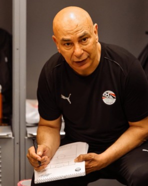 حسام حسن يقرر التخلي عن لغة الكلام.. والتركيز على 'فعل' يليق بالمونديال 1 حسام حسن يقرر التخلي عن لغة الكلام.. والتركيز على 'فعل' يليق بالمونديال