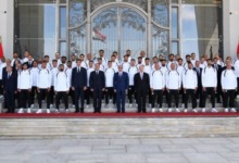 الرئيس السيسي يوجه رسالة تهز الأوساط الرياضية: "احترام الناس أكثر من المكسب".. ويستقبل بعثة منتخب مصر