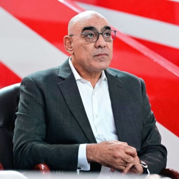 وعكة صحية تفاجئ نائب رئيس الزمالك.. نقل هشام نصر للمستشفى 1 وعكة صحية تفاجئ نائب رئيس الزمالك.. نقل هشام نصر للمستشفى