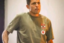 مهزلة.. شاهد مشادة بين عموته ولاعب الأهلي في مباراة المقاولون- فيديو 2 مهزلة.. شاهد مشادة بين عموته ولاعب الأهلي في مباراة المقاولون- فيديو