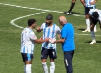 عاجل.. نقل لاعب بيراميدز إلى مستشفى في نيروبي بعد إصابته أمام جورماهيا 2 عاجل.. نقل لاعب بيراميدز إلى مستشفى في نيروبي بعد إصابته أمام جورماهيا