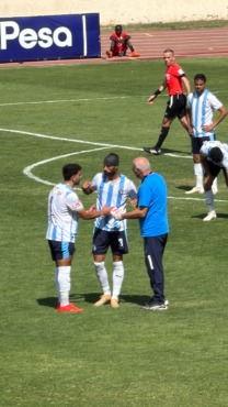 عاجل.. نقل لاعب بيراميدز إلى مستشفى في نيروبي بعد إصابته أمام جورماهيا 1 عاجل.. نقل لاعب بيراميدز إلى مستشفى في نيروبي بعد إصابته أمام جورماهيا