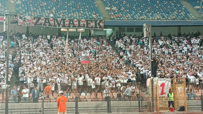"المسرحية مية مية".. مدرجات الزمالك تشتعل بالهتافات ضد التحكيم في ليلة مواجهة أبو قير 1 "المسرحية مية مية".. مدرجات الزمالك تشتعل بالهتافات ضد التحكيم في ليلة مواجهة أبو قير