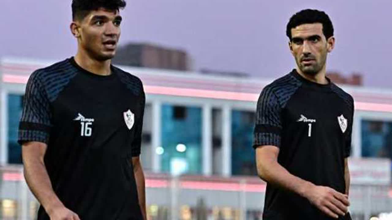 صورة أرشيفية لحارسين من الزمالك خلال تدريب سابق