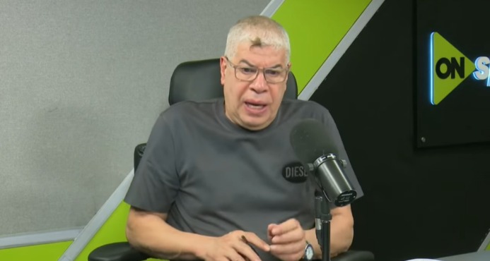 ” النادي لا يدار من السوشيال ميديا ” أحمد شوبير يلقن إدارة الأهلي درس قاسي ويصنع تمثال لنادي الزمالك ويتغنى ببيراميدز