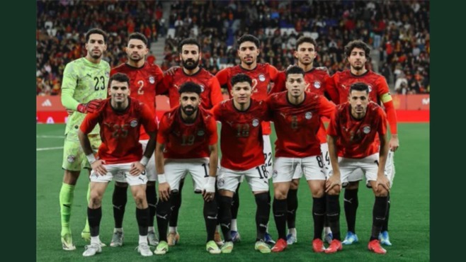 صورة أرشيفية للاعبي منتخب مصر لكرة القدم قبل إحدى المباريات