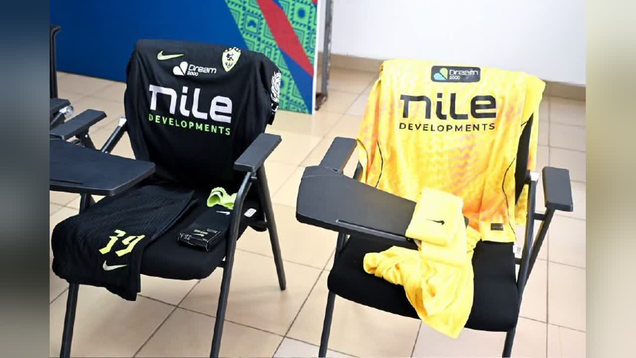 الزي الأسود للزمالك والزي الأصفر لحارس المرمى قبل مواجهة الجيش الرواندي