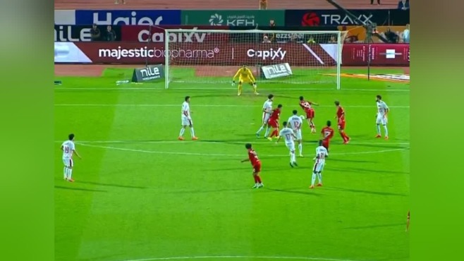 لقطة من مباراة الزمالك والأهلي أمام المرمى
