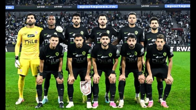 لاعبو الزمالك في صورة جماعية قبل مواجهة الجيش الرواندي