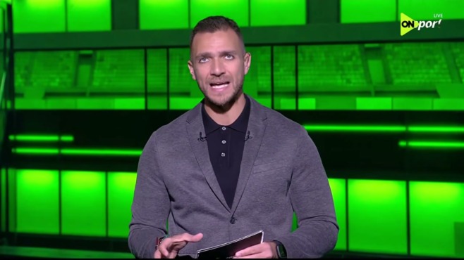 لقطة من استوديو برنامج ملعب ON على قناة ON Sport أثناء عرض أخبار الأهلي.