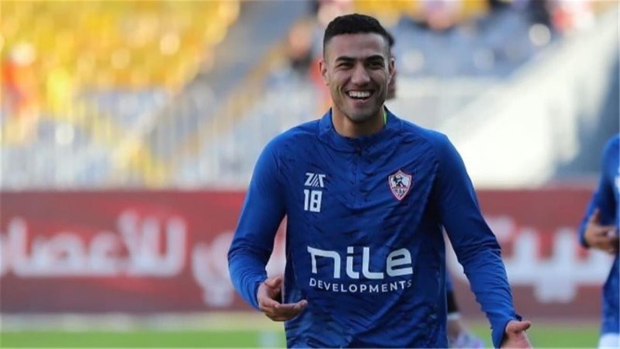 محمود جهاد يتدرب على الجري بالكرة في مران الزمالك